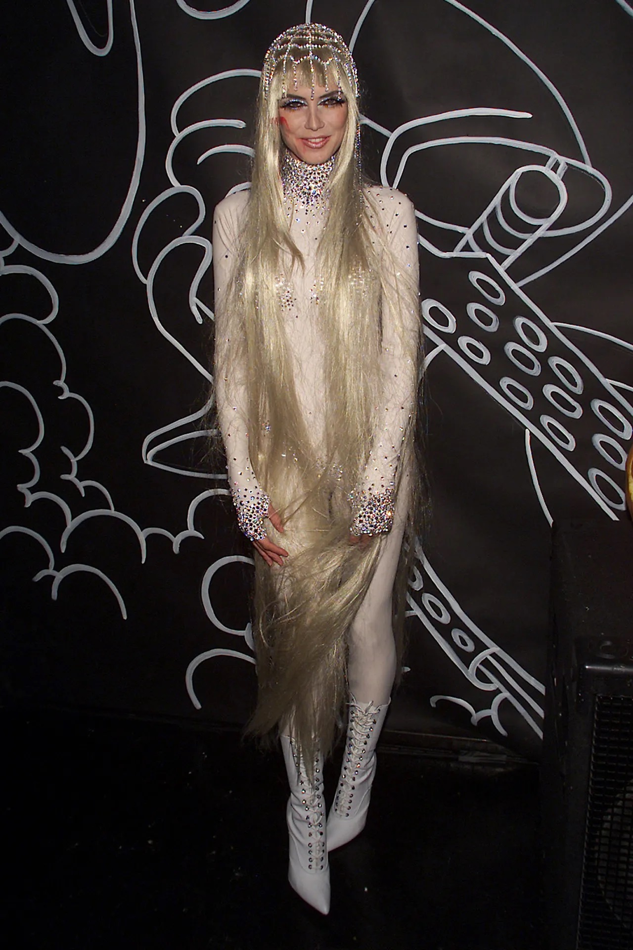 Heidi Klum's Halloween 2022 Costume Was a Worm on a Hook with