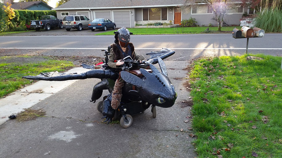 Toothless and Hiccup Wheelchair Costume DIY