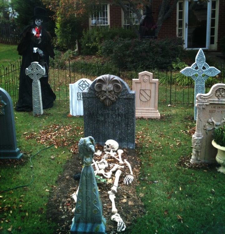 How do you Halloween? Decoration Ideas! - Halloween Costumes Blog