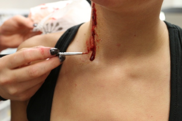 How to make bloody gash makeup