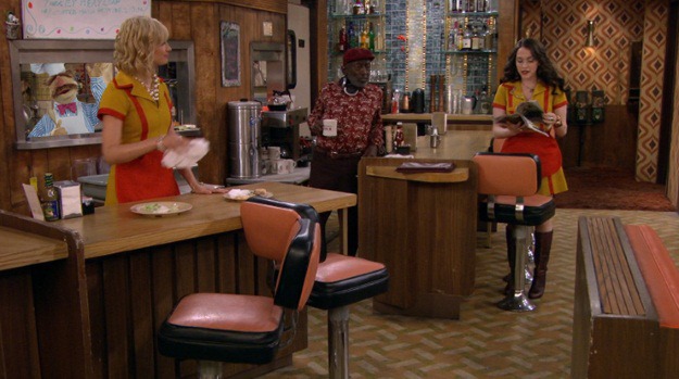 TwoBrokeGirls_SwedishChef.jpg