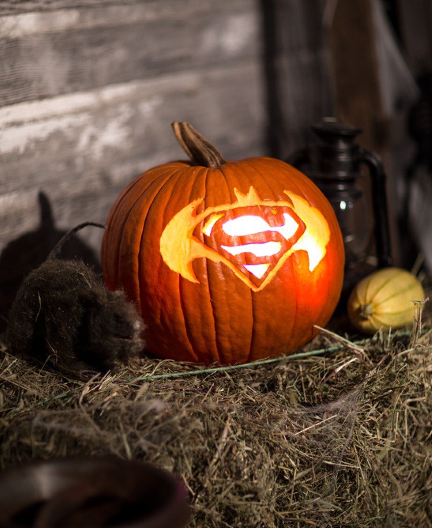 BatmanVSuperman pumpkin