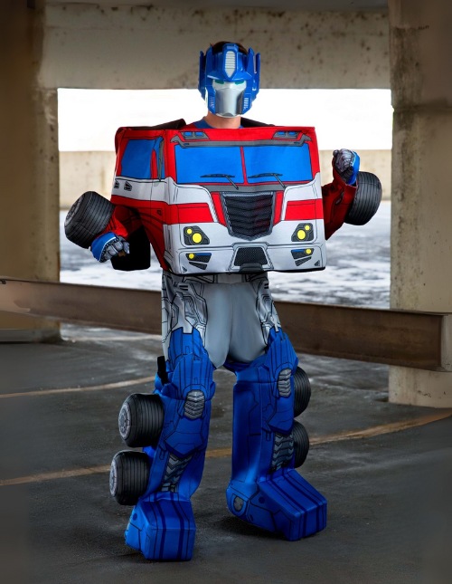 Optimus-Prime-costume-that-transforms