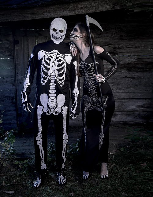 https://images.halloweencostumes.com/media/13/scary-costumes/scary-couple-halloween-costumes.jpg