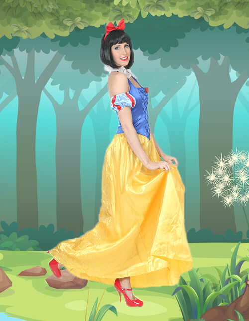Snow White Swing Your Skirt Pose