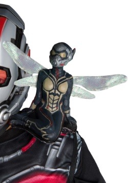 Wasp Shoulder Accessory