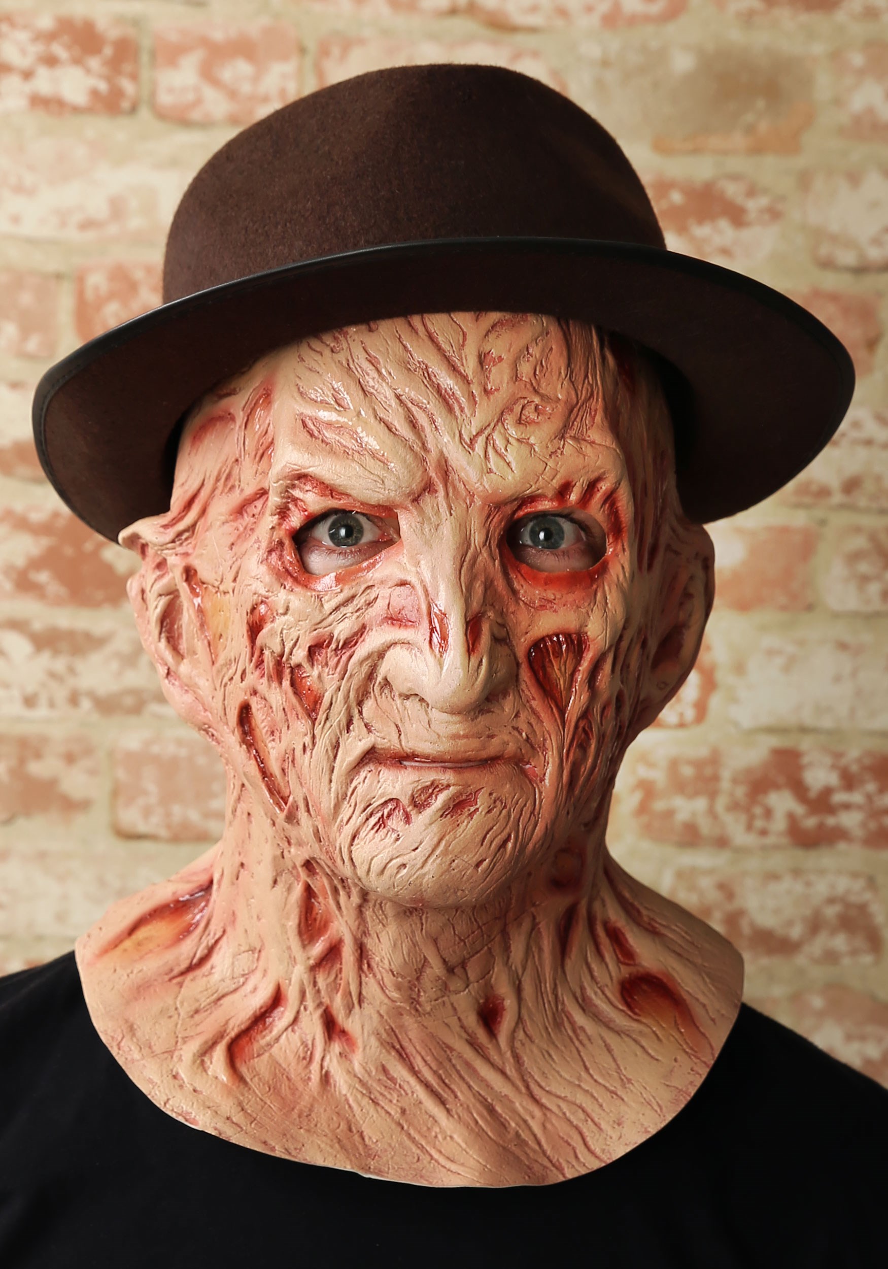 NEW Freddy Krueger A Nightmare on Elm Street 4:The Dream Master Deluxe Mask 