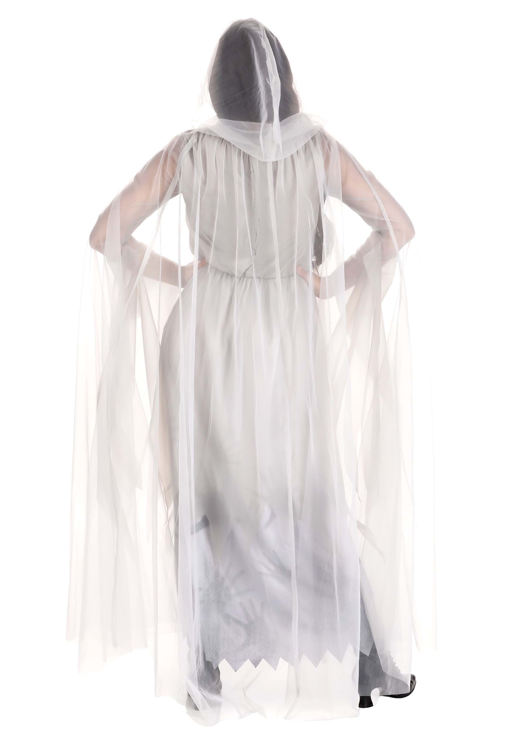 Adult Lady in White Ghost Costume