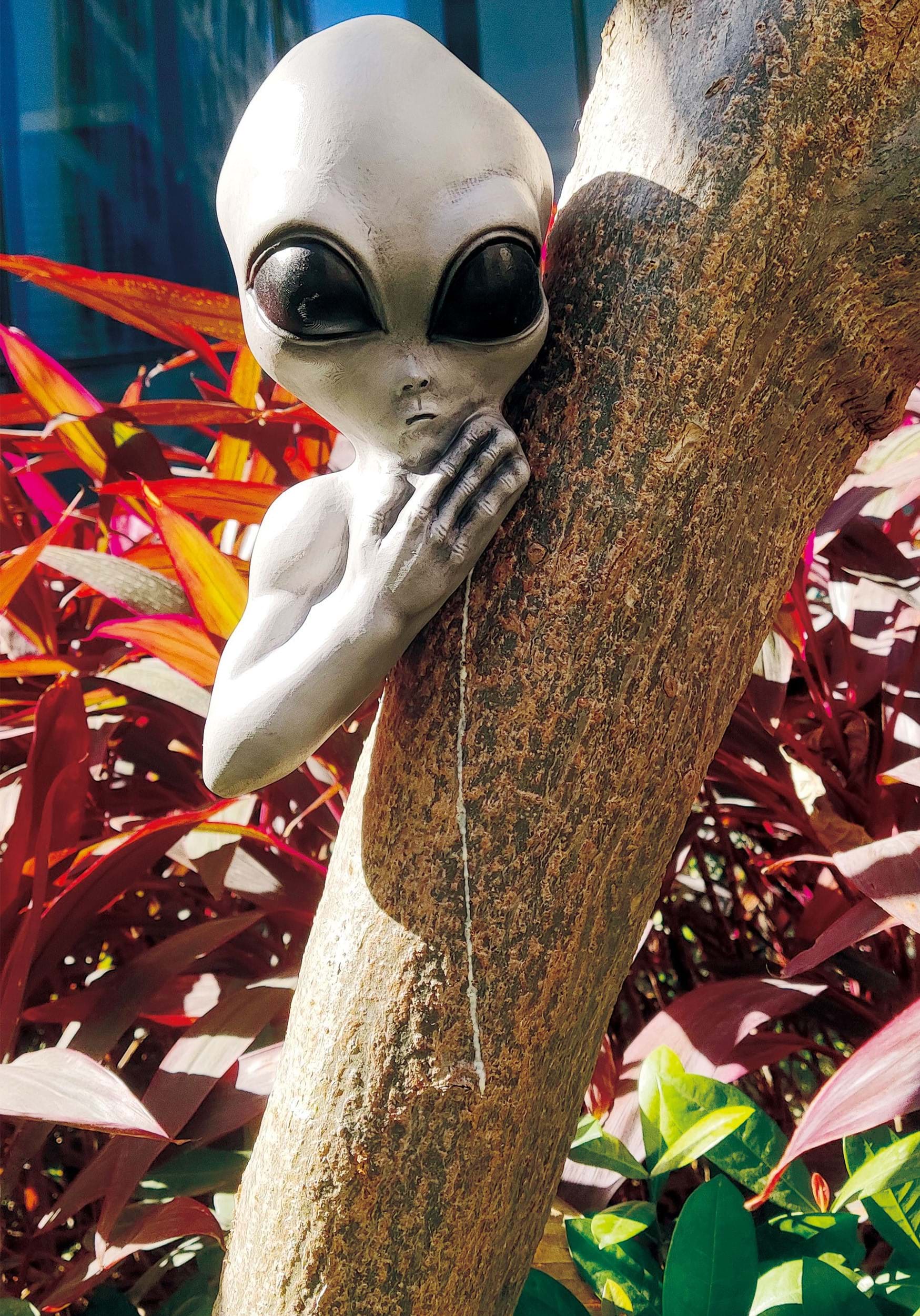 Alien Tree Peeker Halloween Prop | Alien Decorations